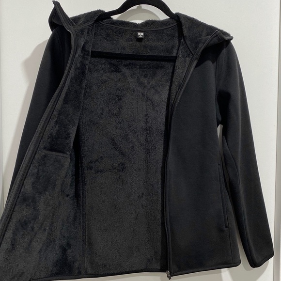 ✨Sold✨ Uniqlo Black Fleece Lined Jacket - Picture 2 of 4
